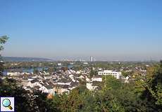 Blick auf Königswinter mit Bonn im Hintergrund