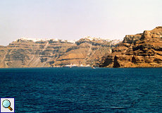 Ankunft in der Caldera von Santorini