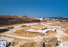 Blick über das Gelände der Ruine der Kastríou-Basilika in Liménas Chersonísou