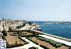 Blick über den Grand Harbour von den Upper Barakka Gardens aus