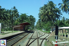 Bahnhof an der Südwestküste Sri Lankas