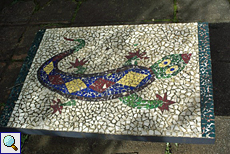 Mosaik-Tischplatte auf dem Anwesen Brief Garden